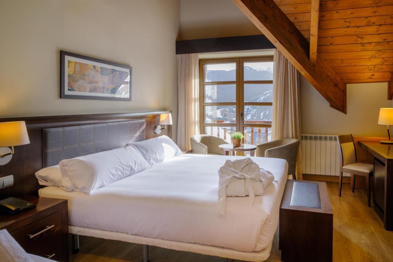 Snoe Aragon Hills Hotell Formigal Eksteriør bilde
