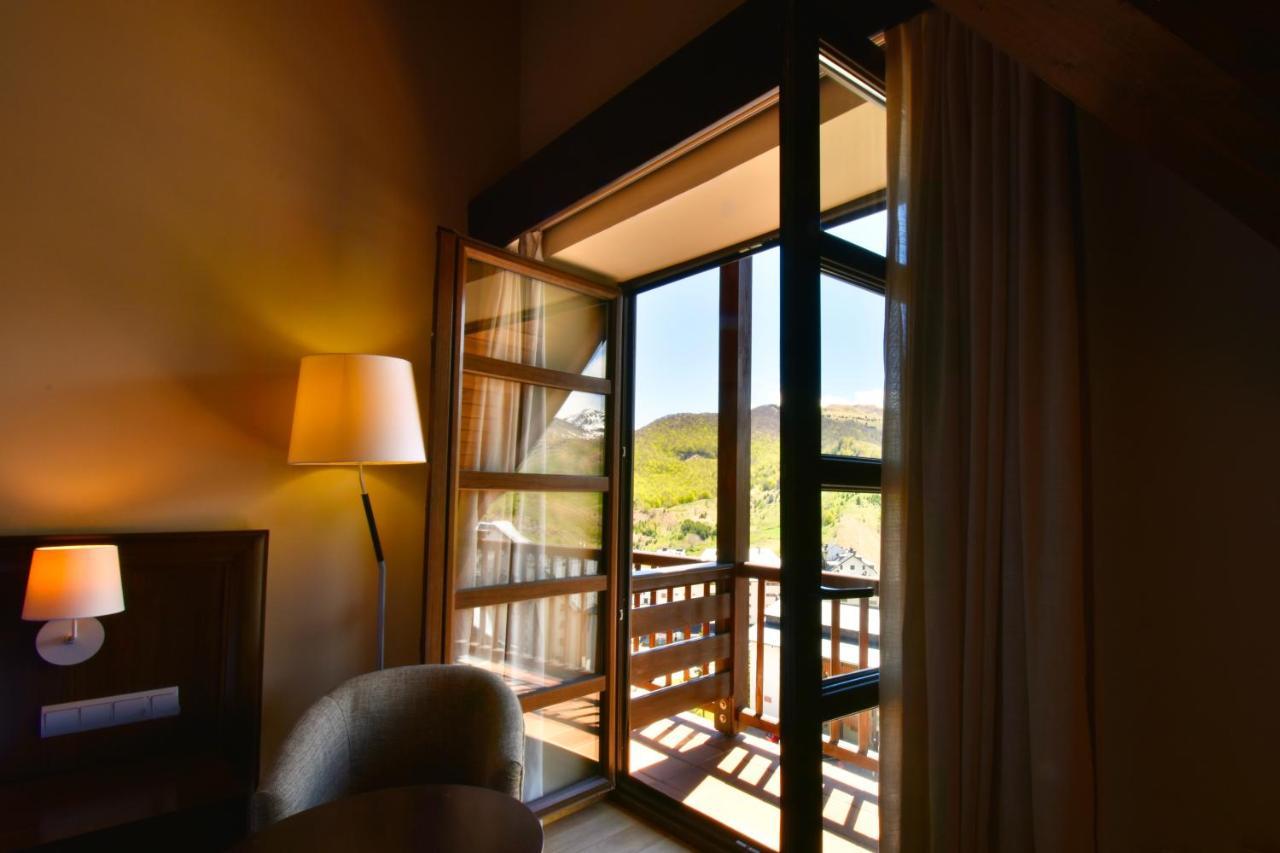 Snoe Aragon Hills Hotell Formigal Eksteriør bilde
