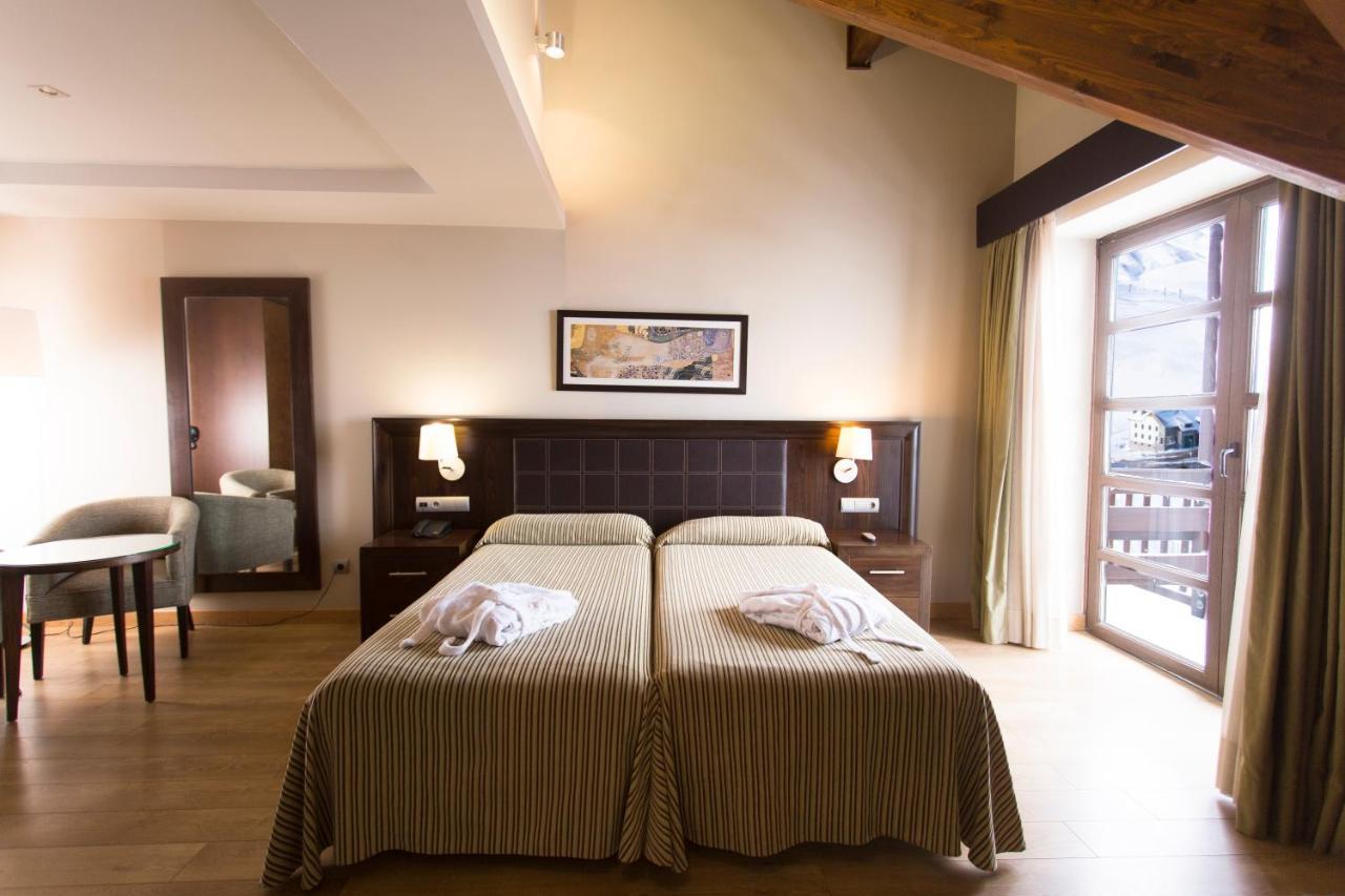 Snoe Aragon Hills Hotell Formigal Eksteriør bilde