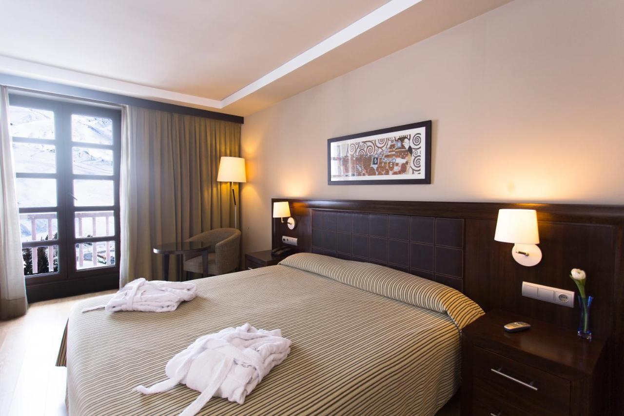 Snoe Aragon Hills Hotell Formigal Eksteriør bilde